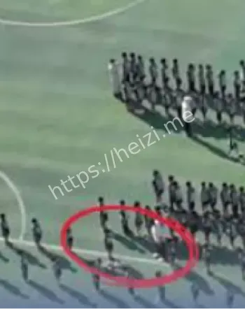 广西老师踹飞学生